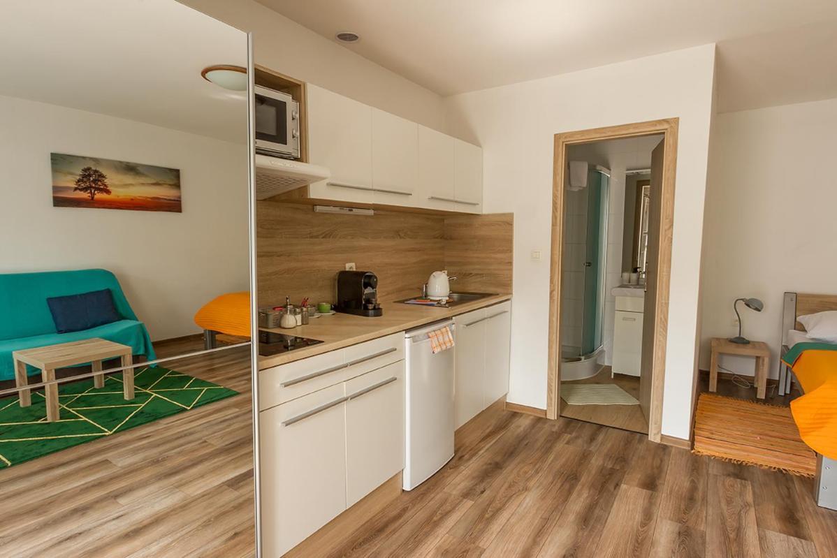 Apartmany Tereza & Free Parking Bratislava Buitenkant foto