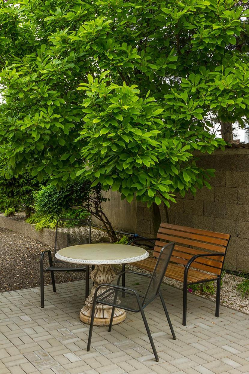 Apartmany Tereza & Free Parking Bratislava Buitenkant foto